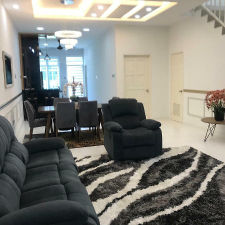 Nrl'S Cozy Guesthouse Kota Bharu Exterior photo